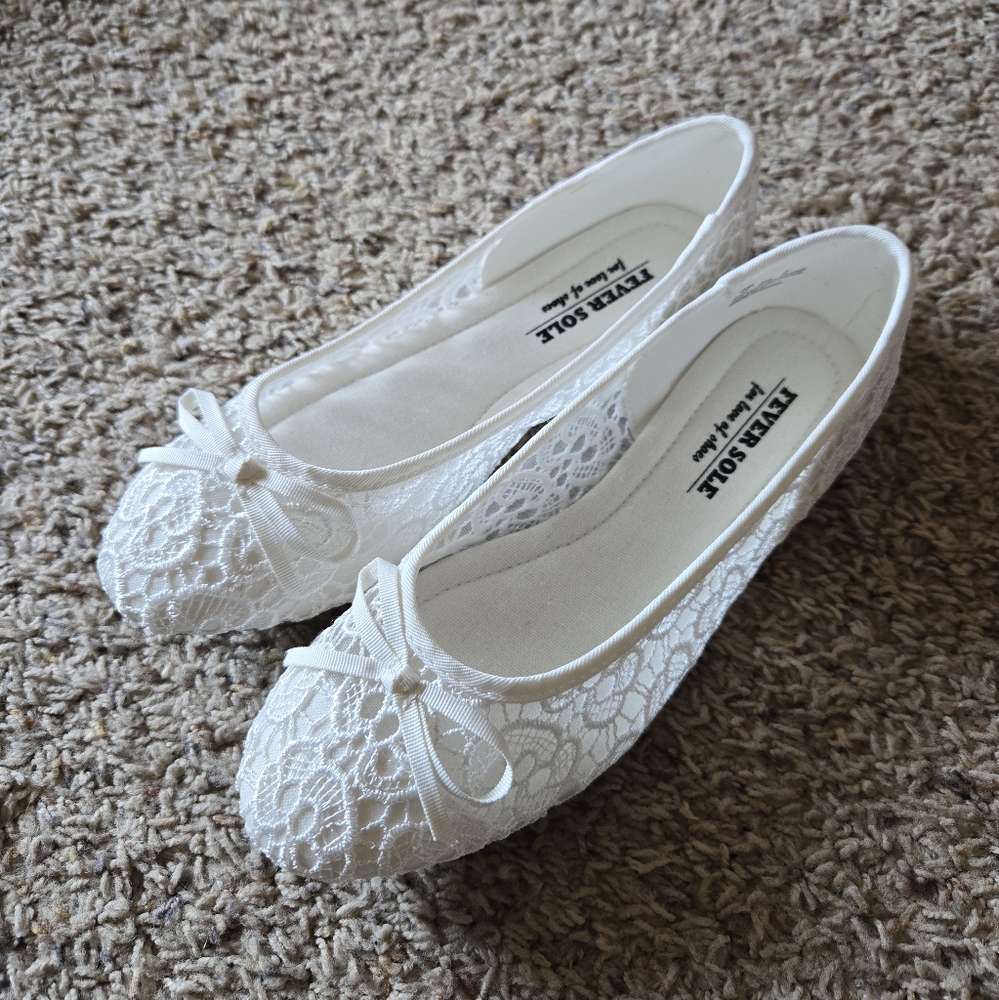 Lace ballet flats